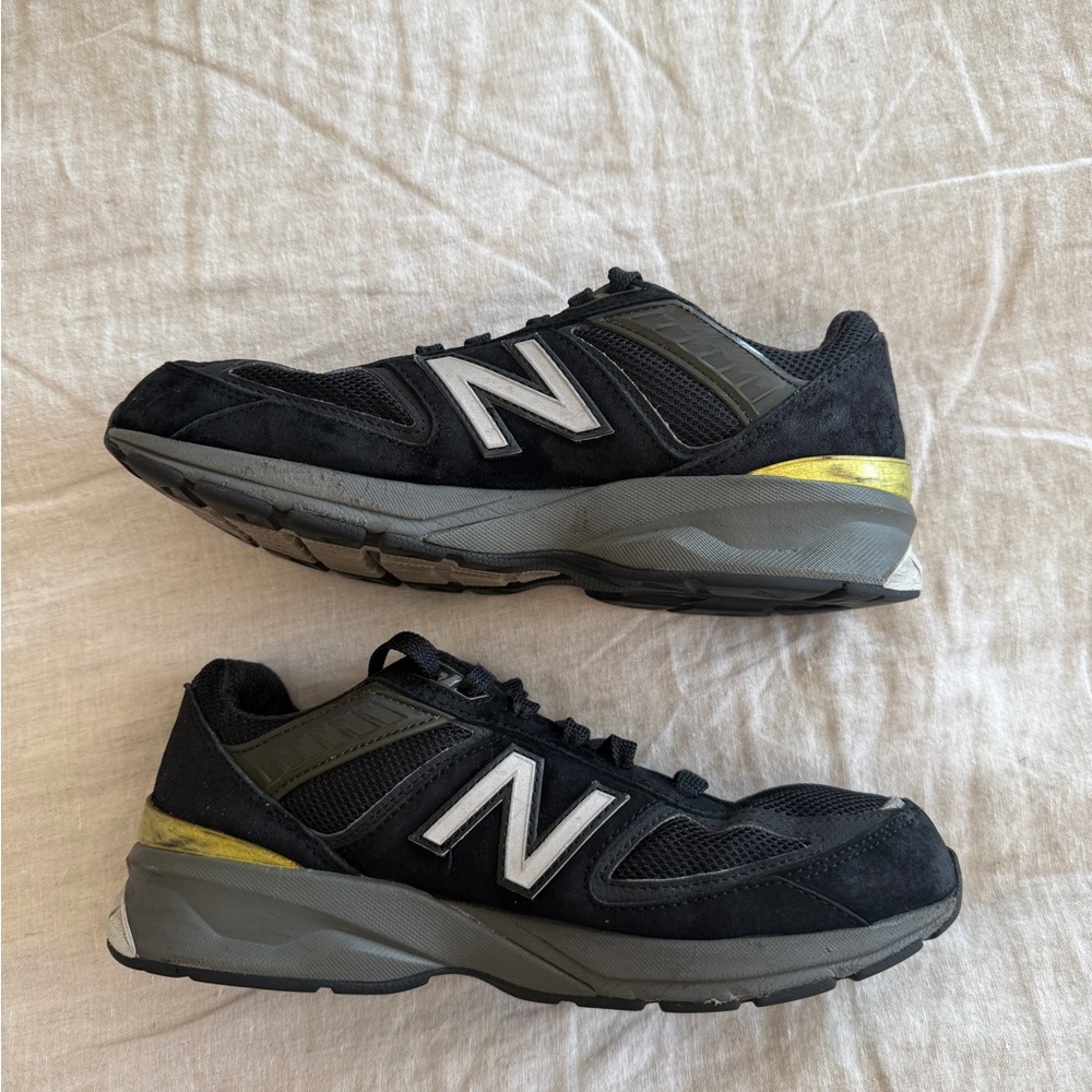 New Balance 990v5 running shoes in black & grey colorway w gold accent 5.5 / 38